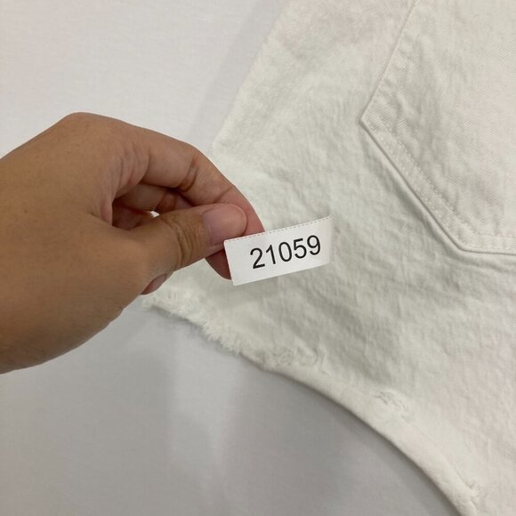 Abercrombie & Fitch size 33/16 White High Rise Frayed Hem the Dad Jean Shorts - Picture 9 of 9